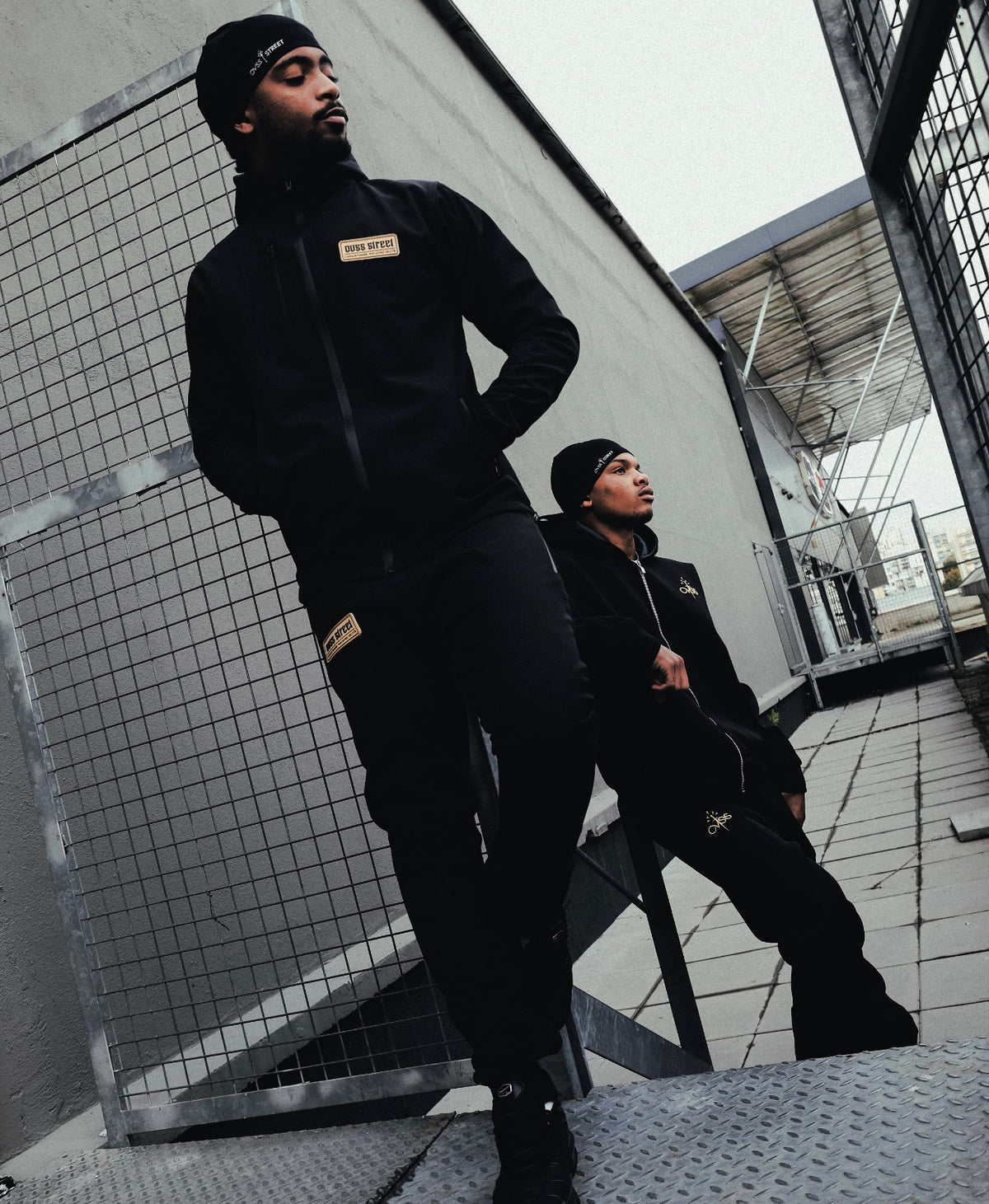 Ensemble Sombre or OVSS, porté en extérieur, en ville